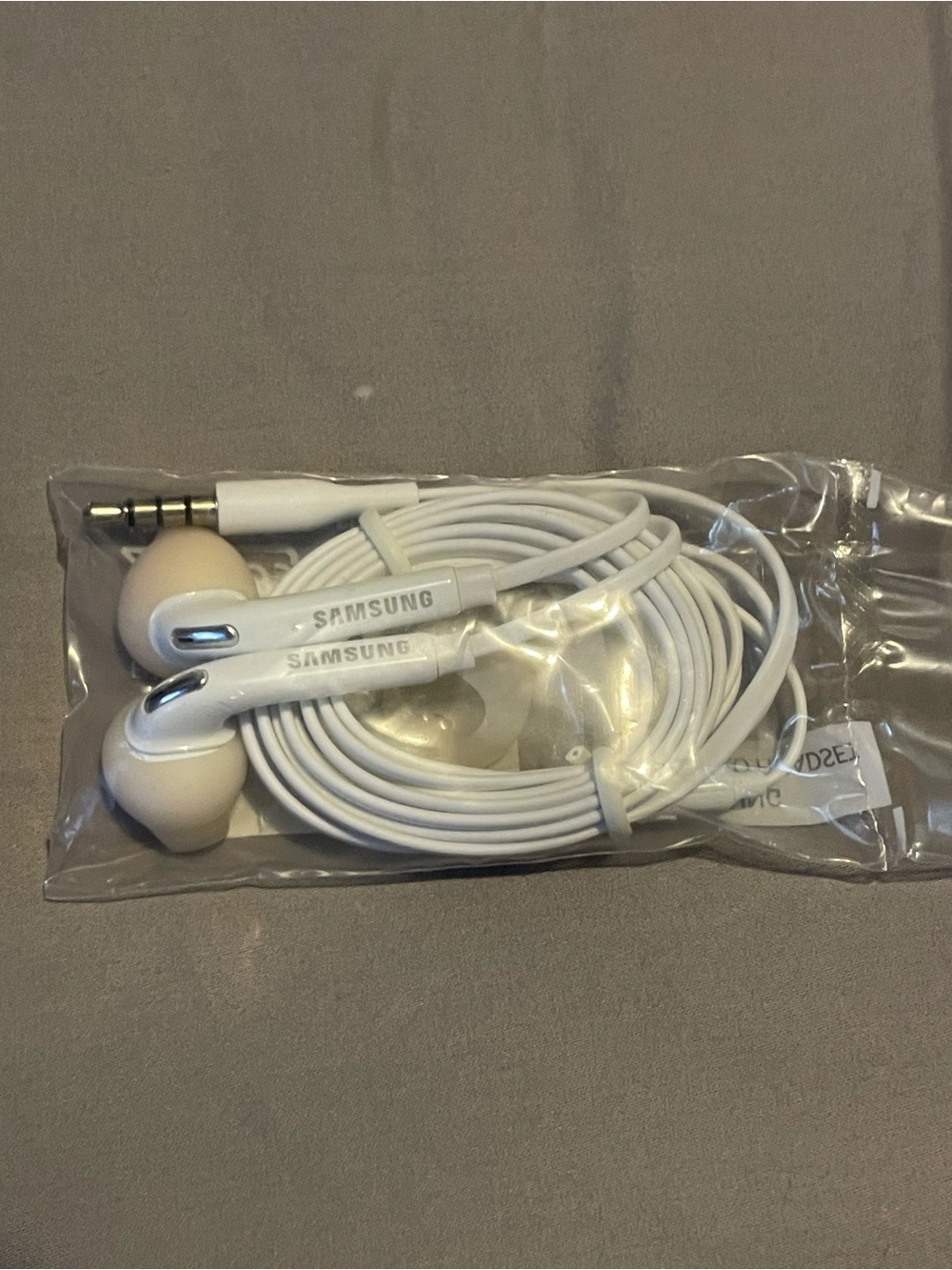 Samsung White Wired Earbuds with 3.5mm Connector